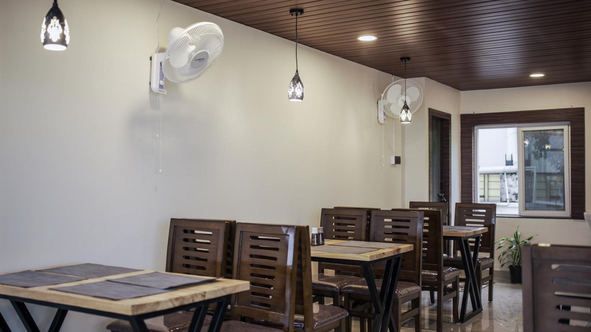 Radhe Suites Hyderabad Eksteriør billede