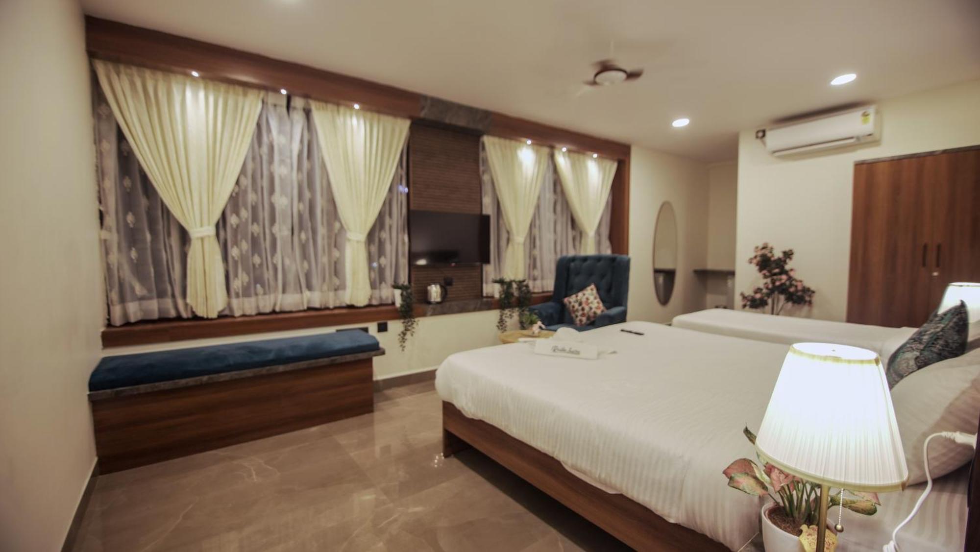 Radhe Suites Hyderabad Eksteriør billede