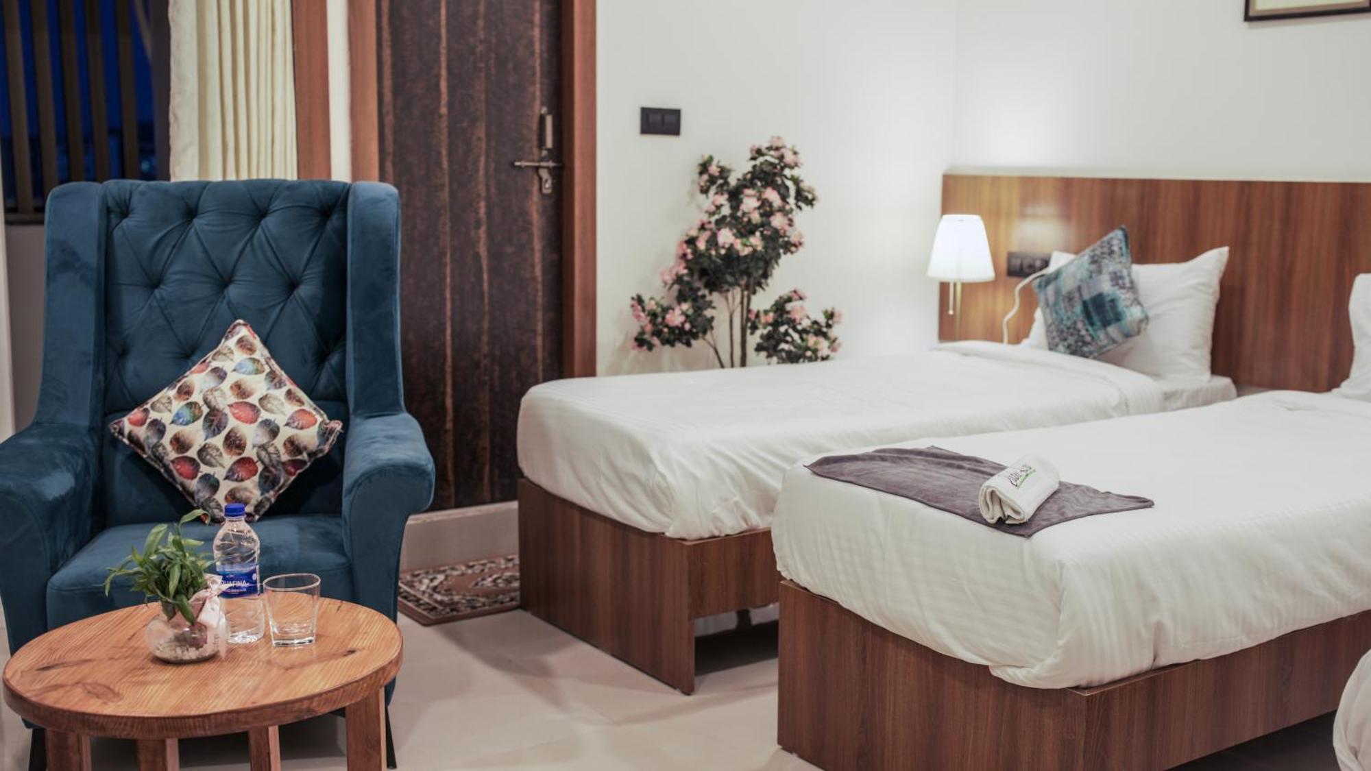 Radhe Suites Hyderabad Eksteriør billede