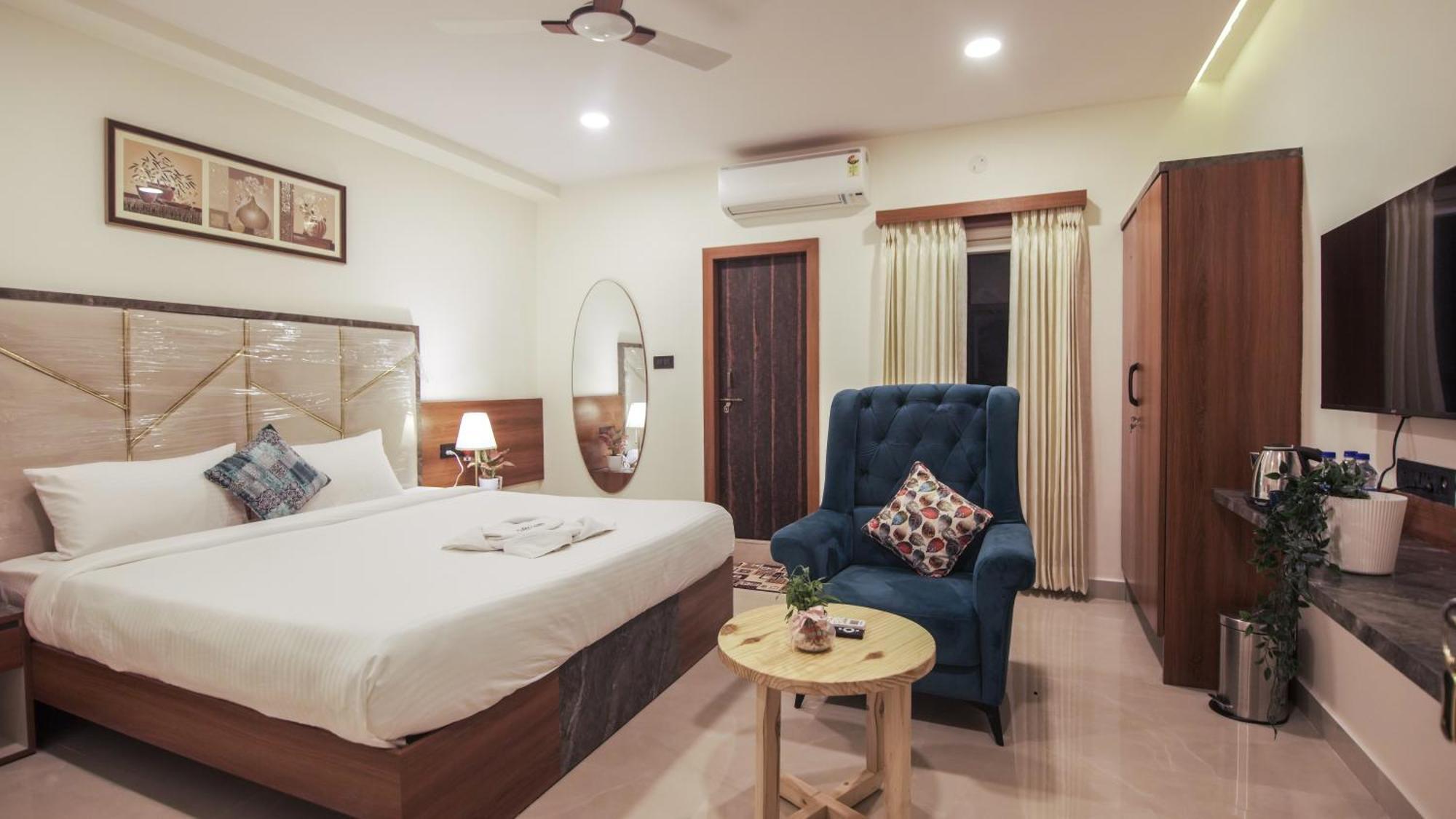 Radhe Suites Hyderabad Eksteriør billede