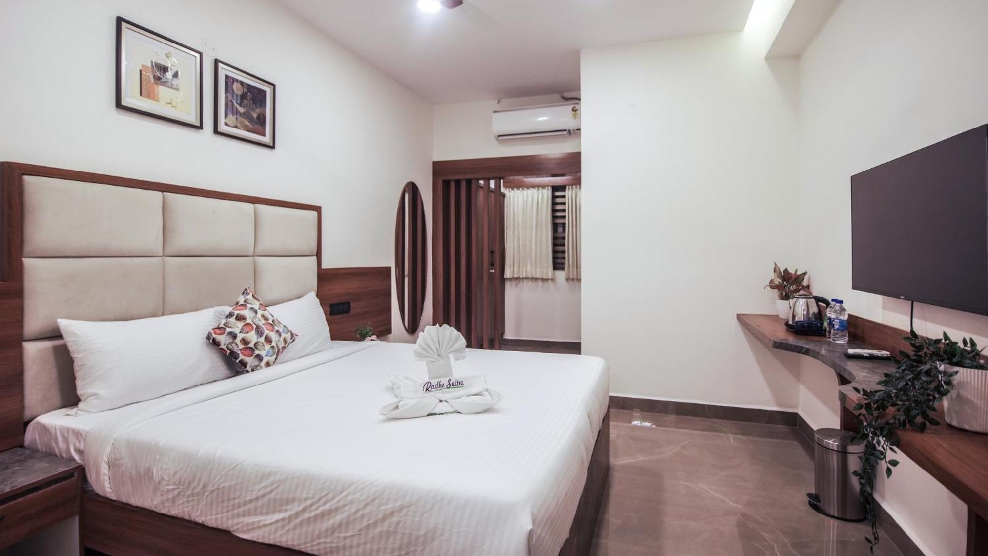Radhe Suites Hyderabad Eksteriør billede
