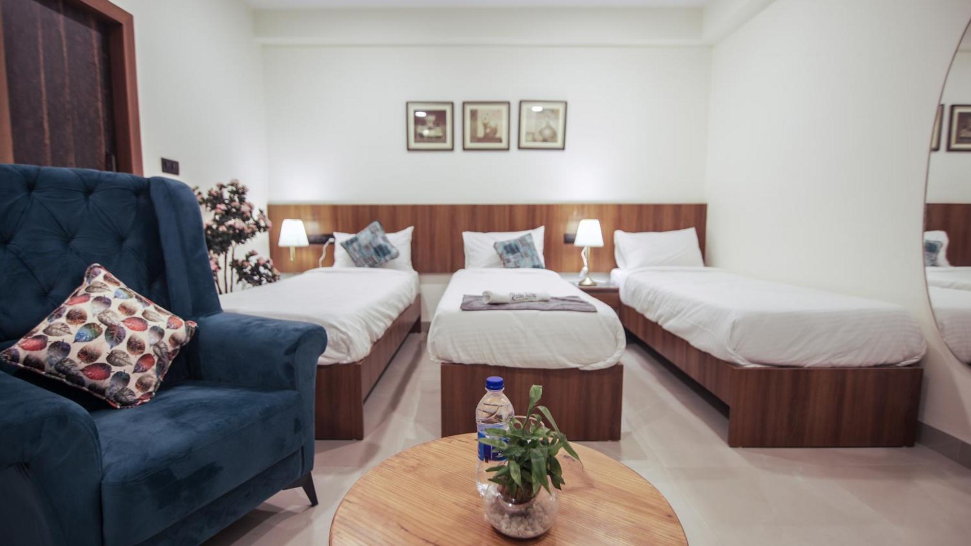 Radhe Suites Hyderabad Eksteriør billede