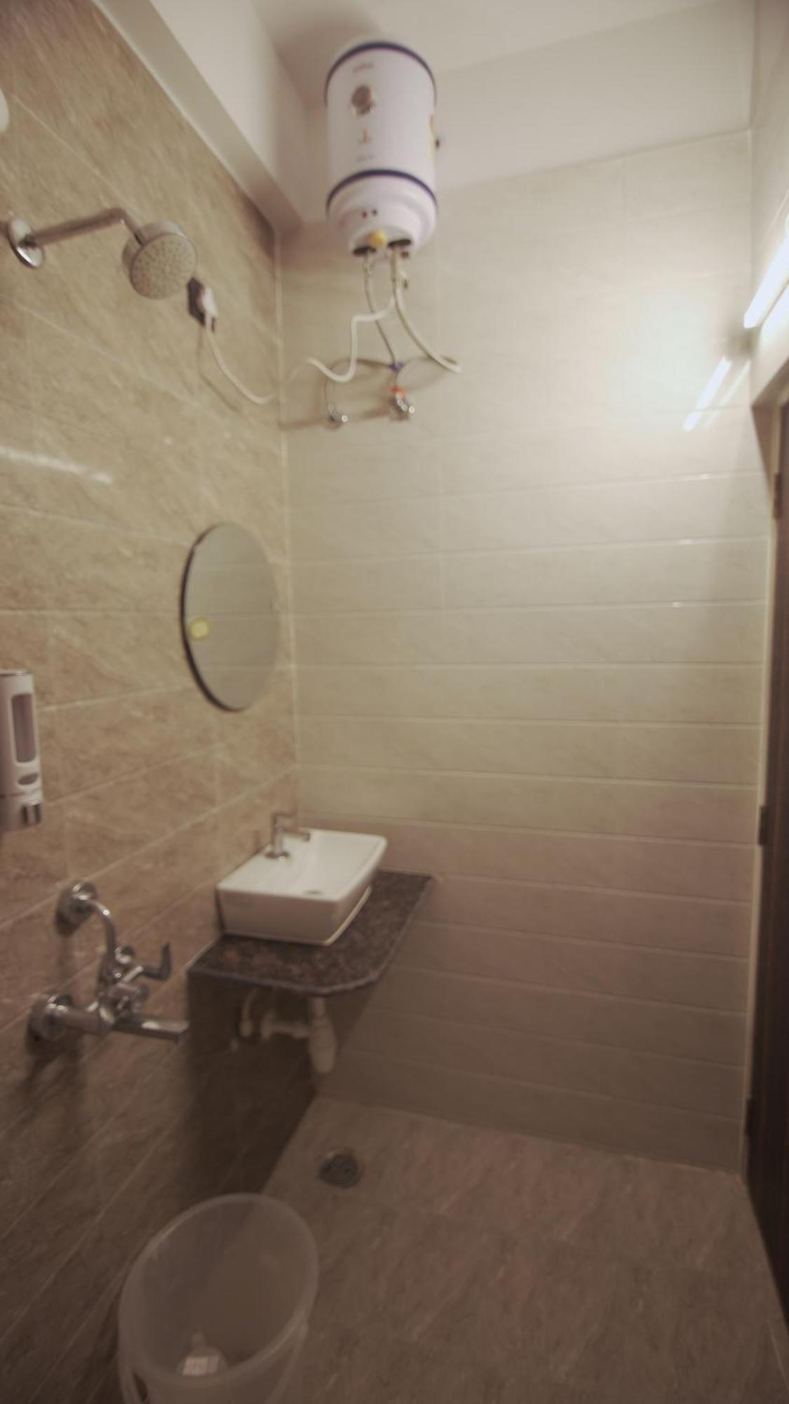 Radhe Suites Hyderabad Eksteriør billede