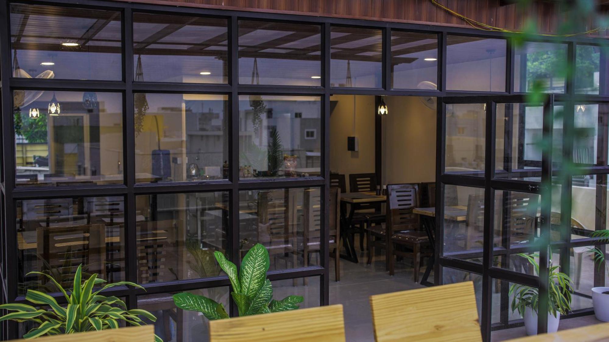 Radhe Suites Hyderabad Eksteriør billede
